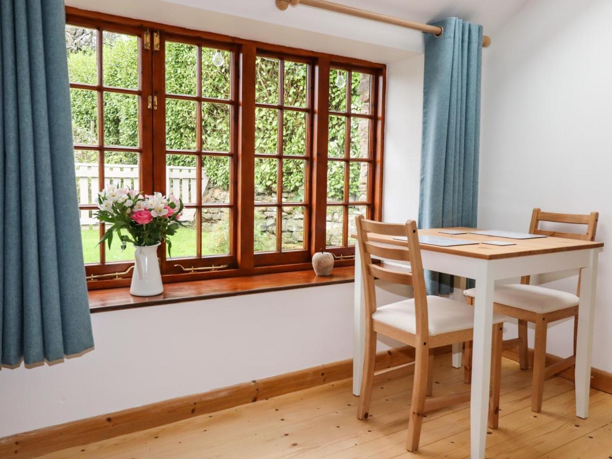 Little Orchard Barn Villa เซนต์ออสเทลล์ ภายนอก รูปภาพ